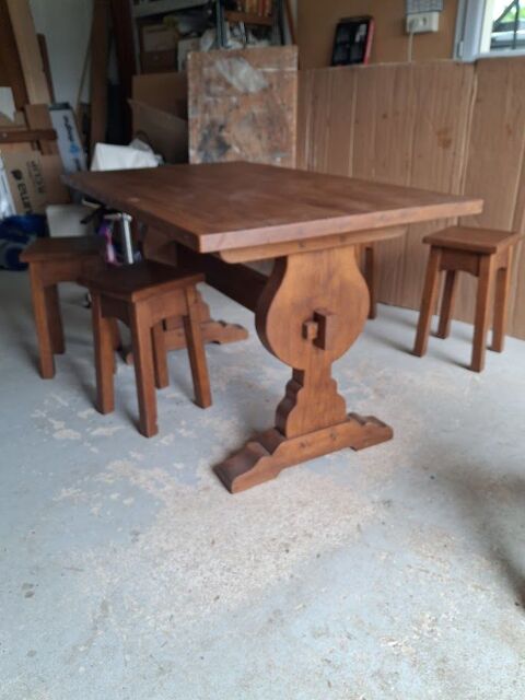 Table en chêne massif . 120 Cléré-les-Pins (37)