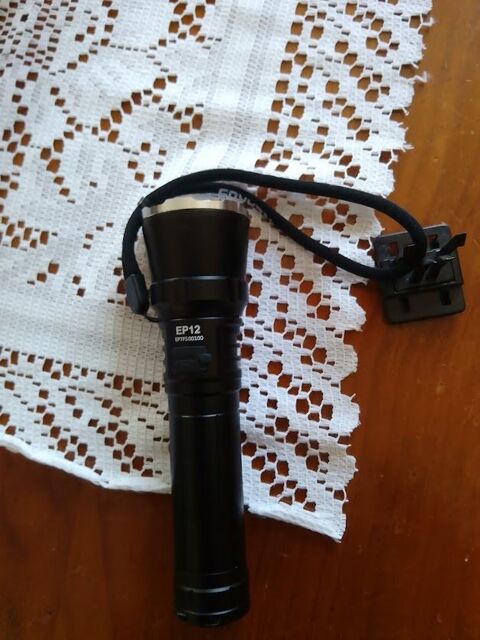 TORCHE PROFESSIONNELLE  MARQUE KLARUS AVE BATTERIE 20 Tournon-sur-Rh�ne (07)