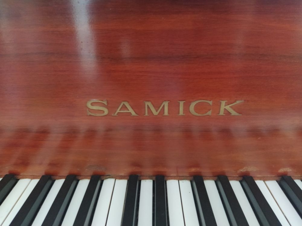 Piano Samick quart de queue d'occasion Instruments de musique