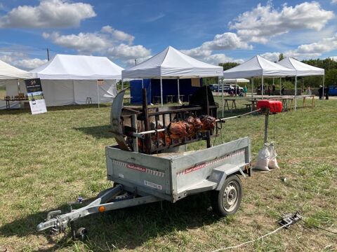 tourne broche sur remorque 0 44118 La chevroli�re