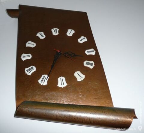PENDULE MURALE en CUIVRE façon parchemin 30 Meaux (77)