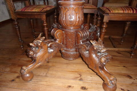 TABLE  Ovale  AUX  4  DRAGONS 350 Maury (66)