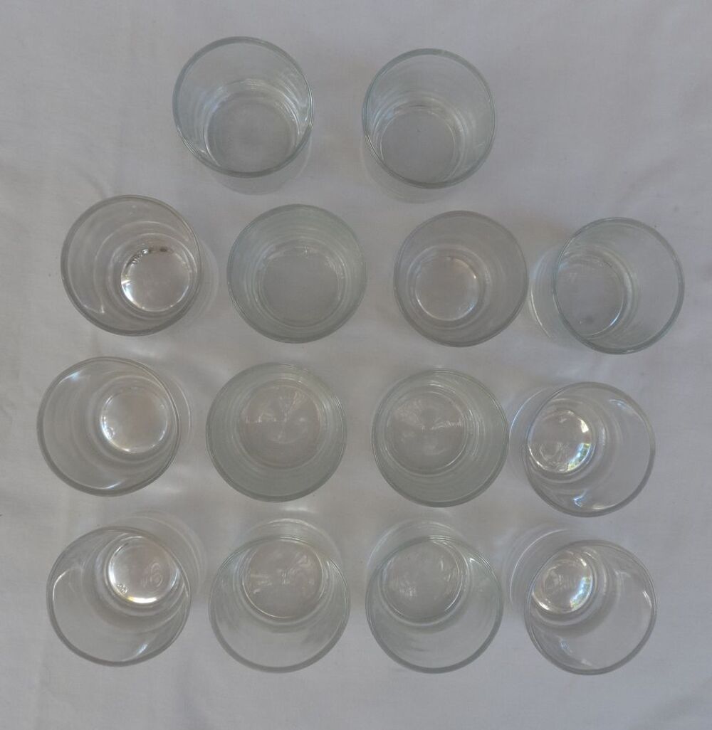 1 service de 14 verres &agrave; liqueur neuf Cuisine