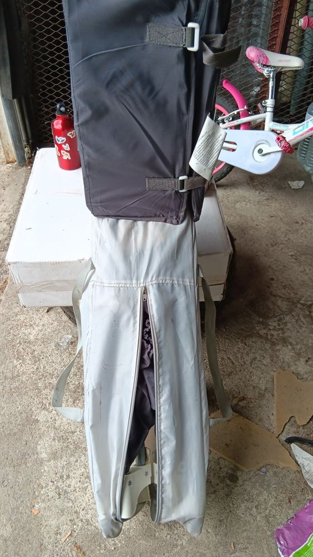 Lit b&eacute;b&eacute; pliable avec housse Puériculture