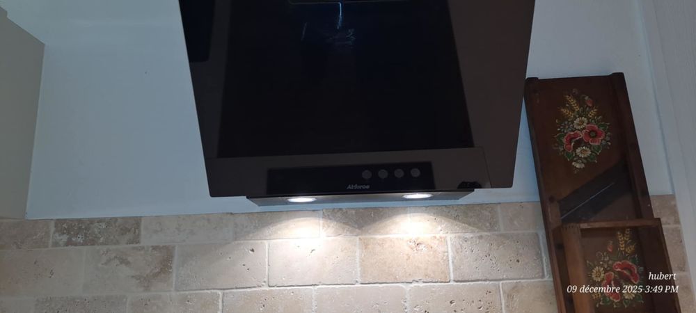 Hotte cuisine inclin&eacute;e Electrom�nager