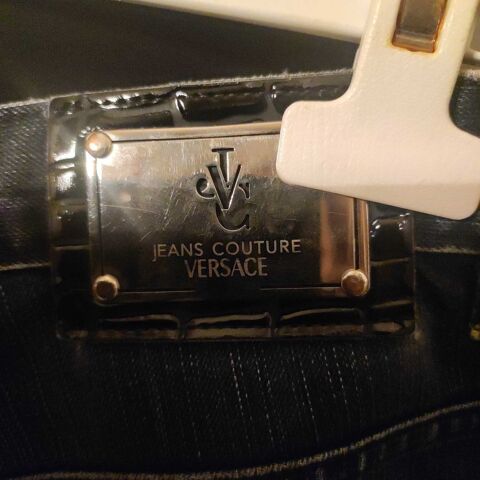 Pantalon jean haut de gamme très bon état 250 Verneuil-sur-Seine (78)