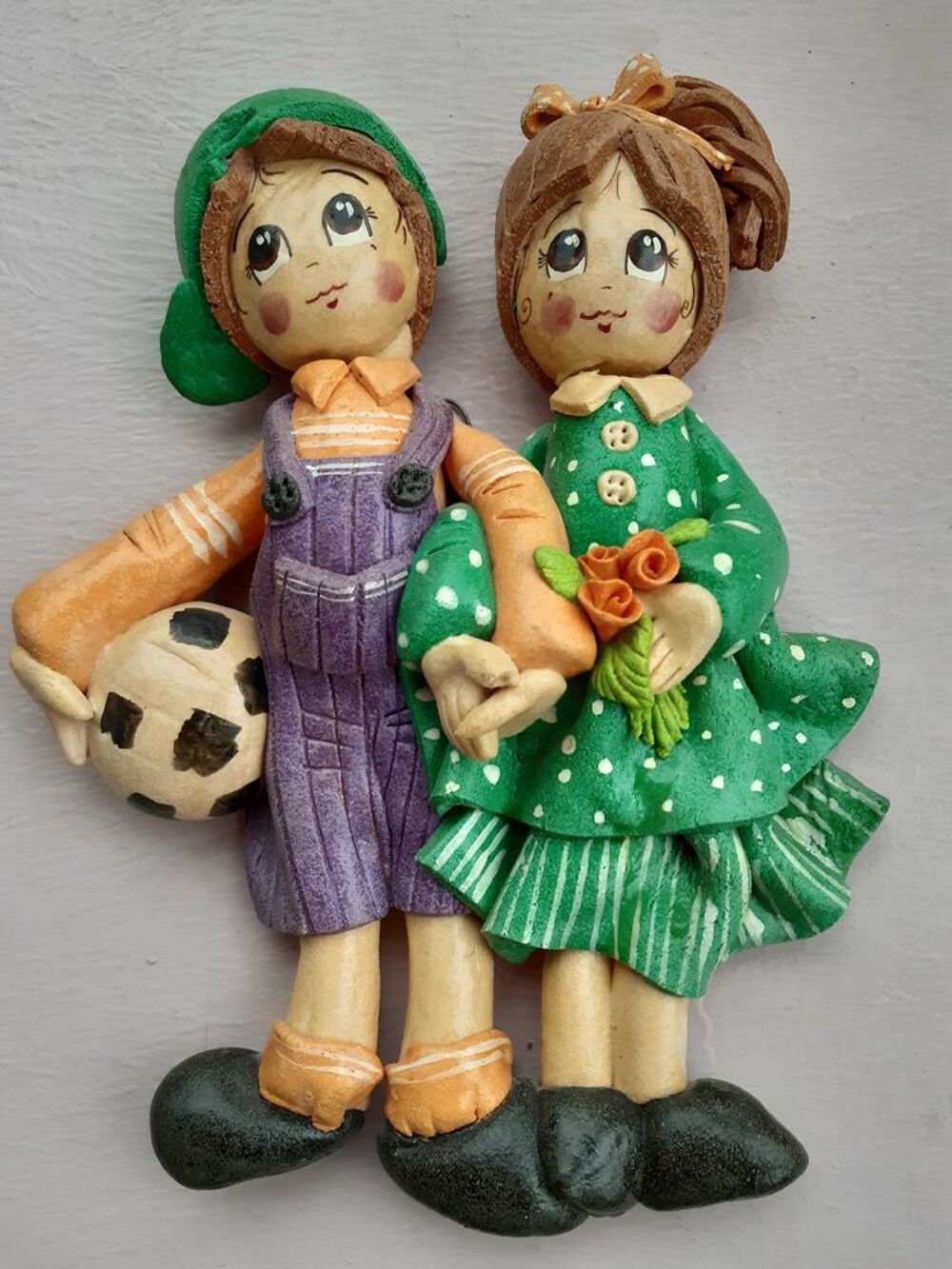Couple Enfants Multicolore en P&acirc;te &agrave; Sel. Décoration