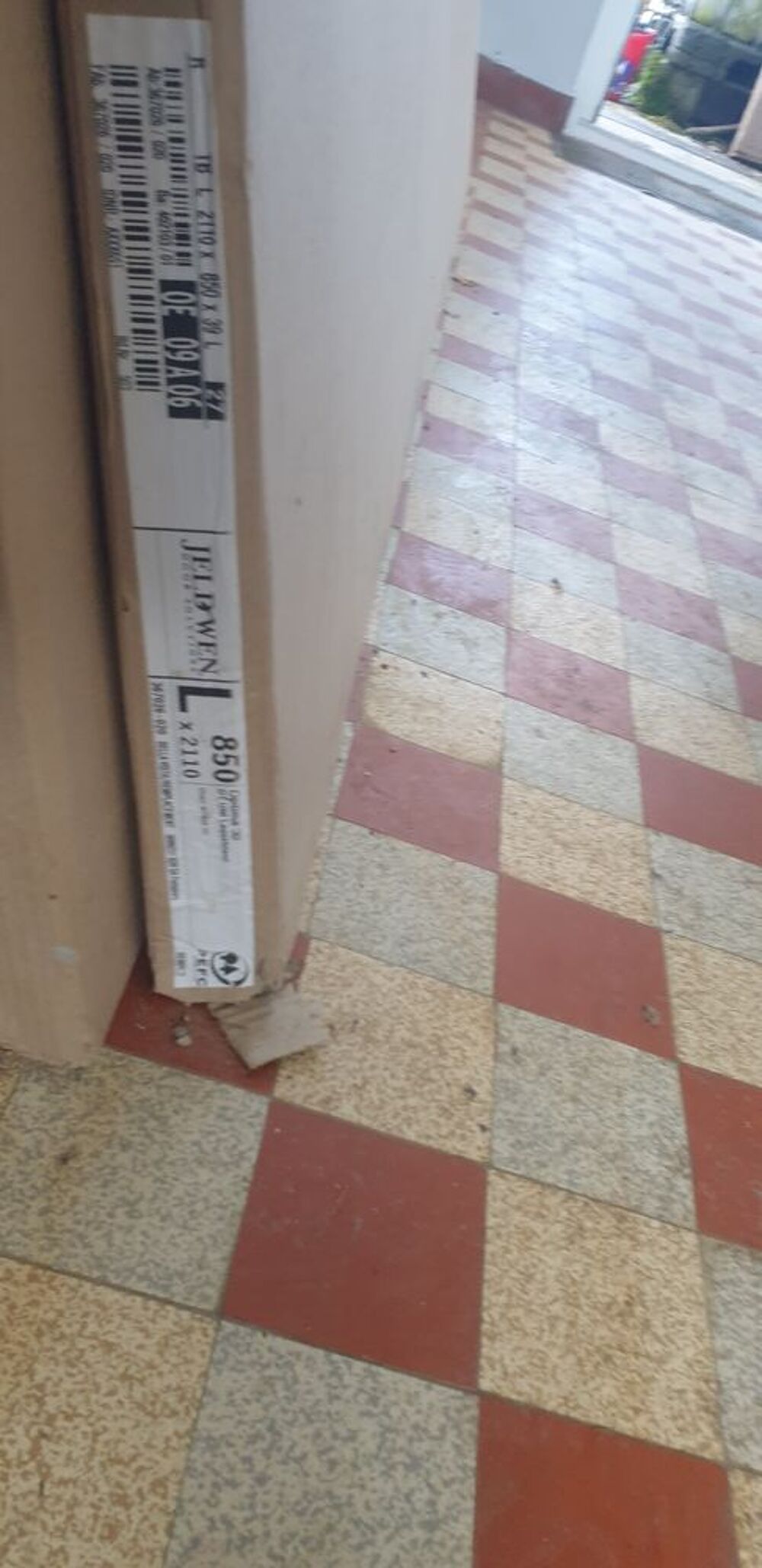 Porte int&eacute;rieure blanche avec poign&eacute;e Meubles