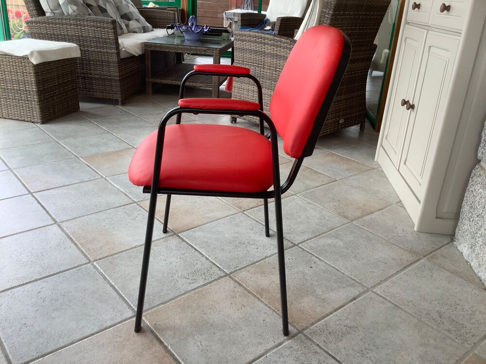 Chaise avec accoudoirs Meubles