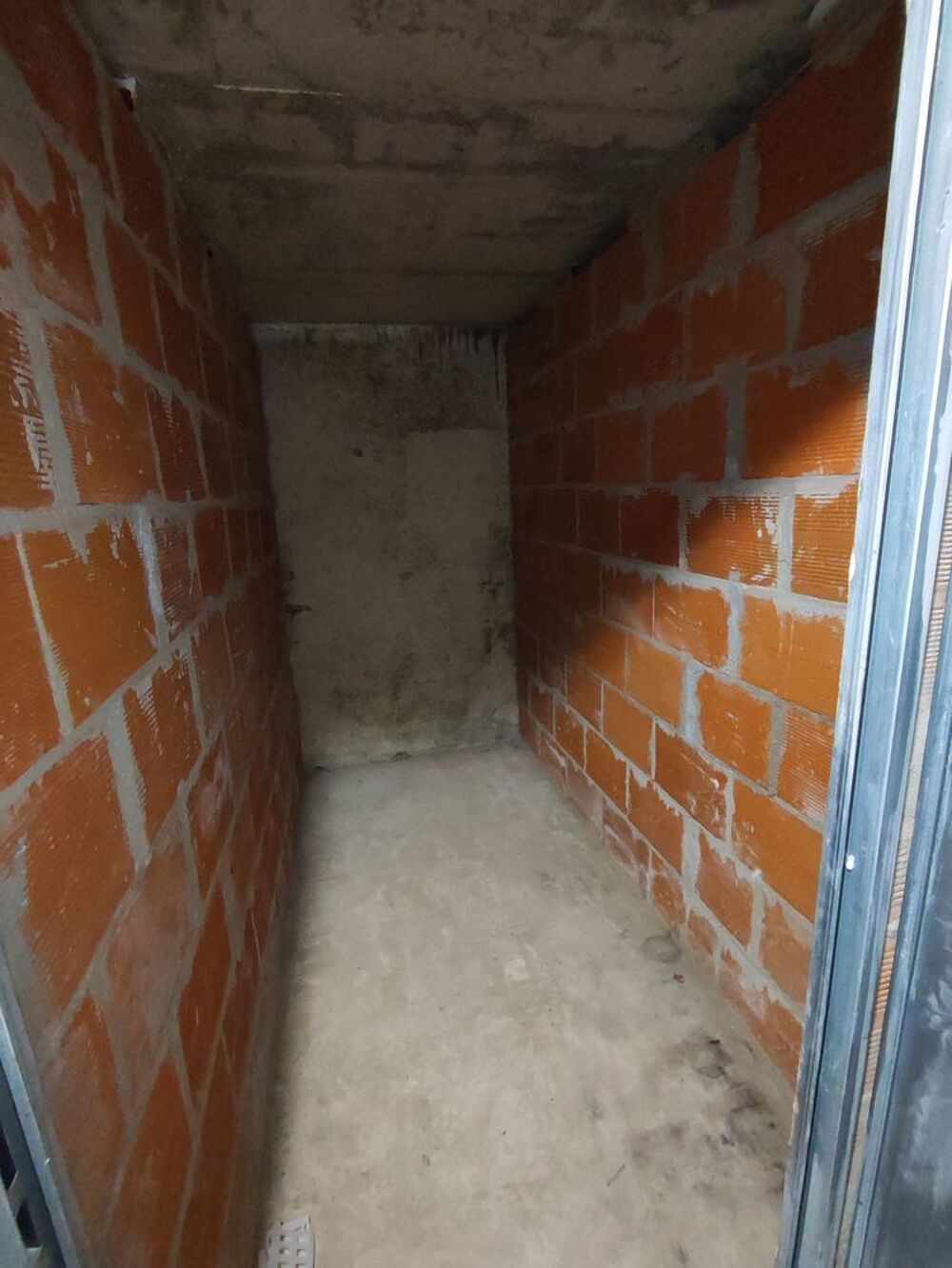 Location Parking/Garage box - Cave Fontenay-Trésigny (77610) Fontenay-trésigny