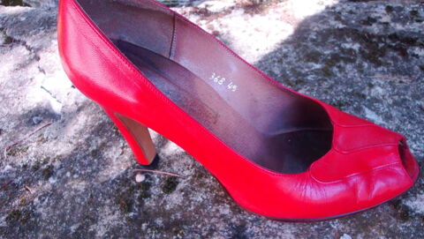Escarpins rouge en cuir 15 Nimes (30)