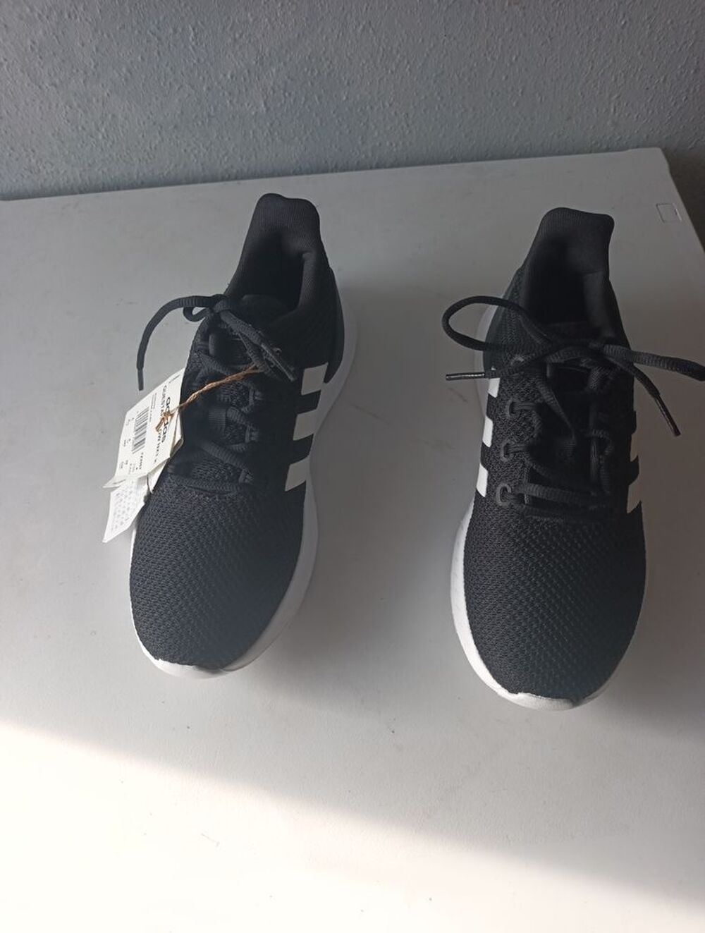 Chaussure Adidas noir Taille 38 Chaussures