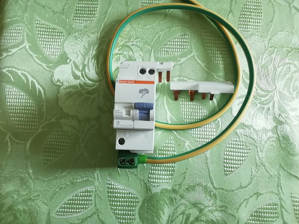 Parafoudre modulaire neuf Merlin Gerin. Bricolage