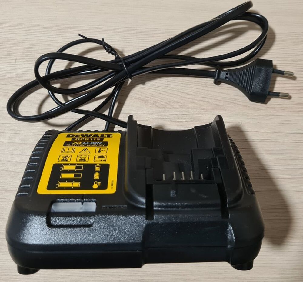Chargeur dewalt univerel Dcb 115 
Bricolage