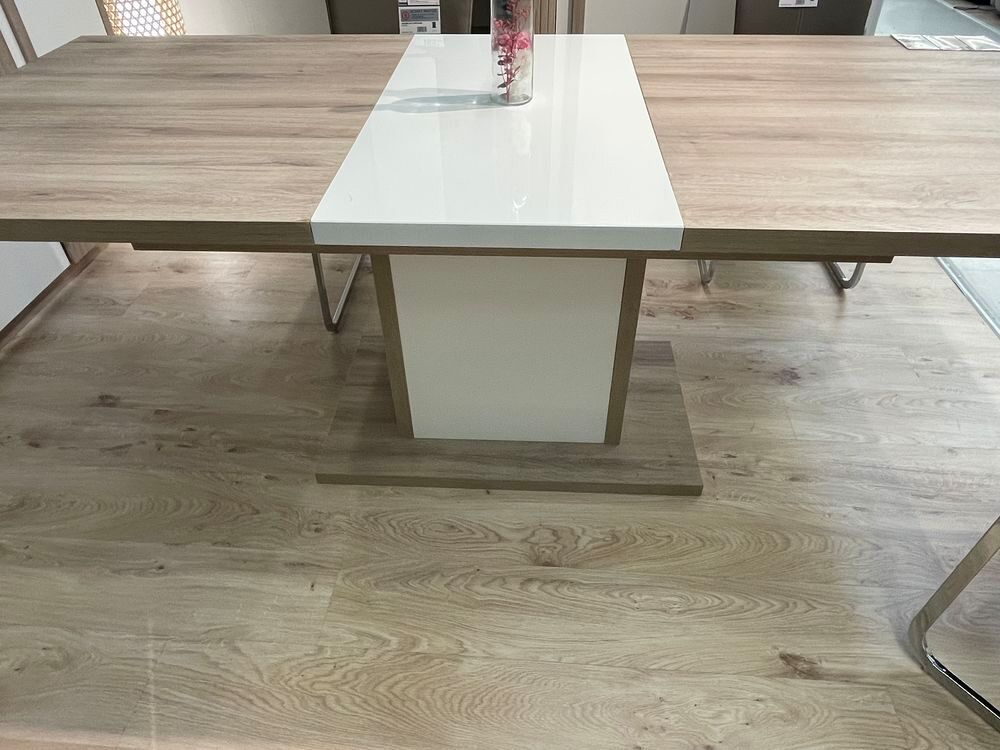 Table &agrave; manger avec rallonge - jusqu'&agrave; 8 personnes Meubles