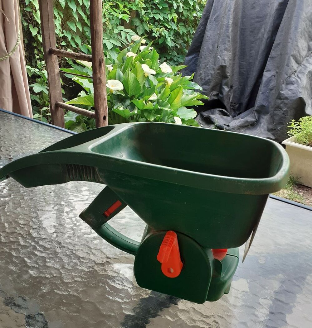 Epandeur Rotatif Manuel Jardin