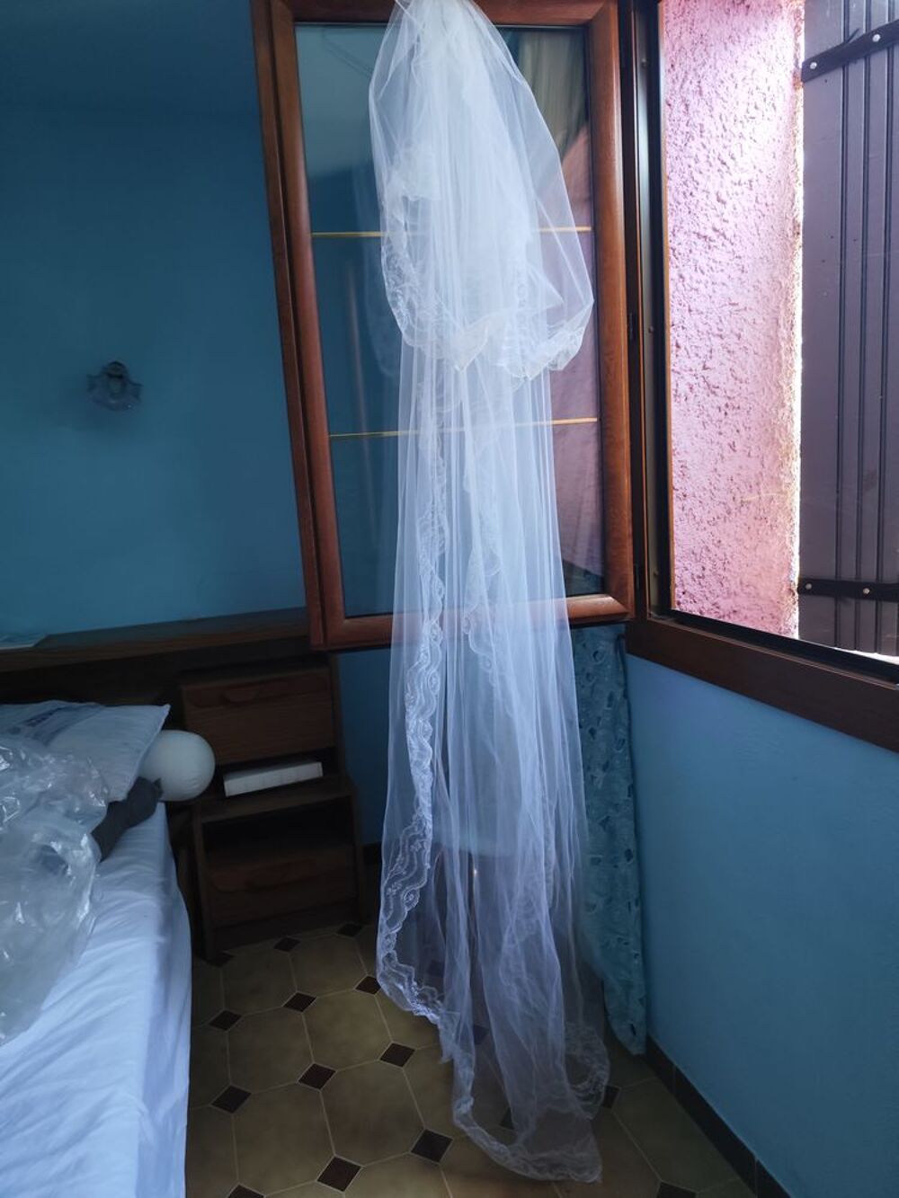 jolie robe de mari&eacute;e Vêtements