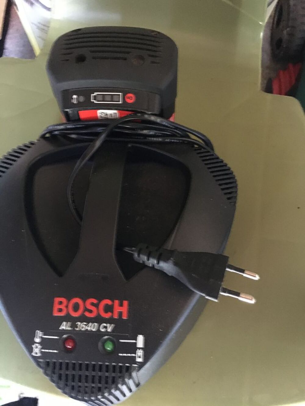 une Tondeuse BOSCH haute Gamme sans fil Jardin