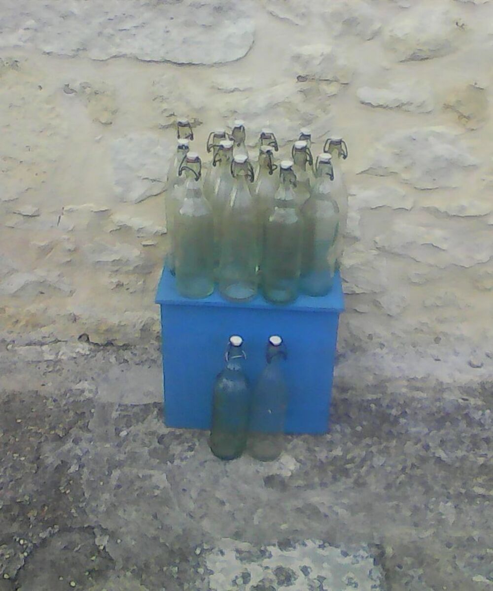 Bouteilles en verre &agrave; &eacute;trier de 1 litre. Bricolage