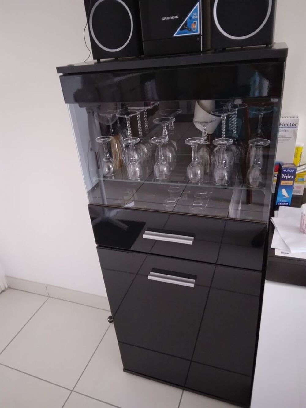 VAISSELIER+VERRES Meubles