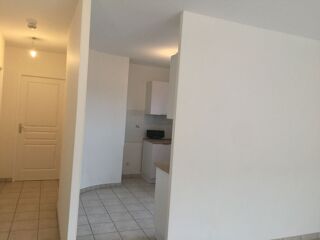  Appartement à louer 3 pièces 65 m²