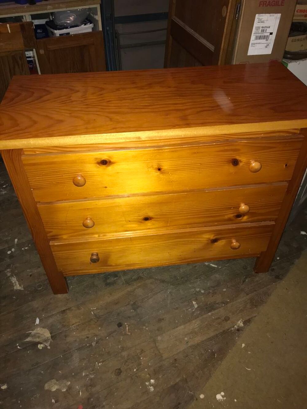 lit et commode en pin Meubles