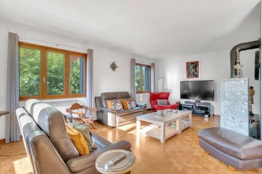 Vente Maison Grande maison 253 m² sur 1 095 m² de terrain constructible. Barberaz