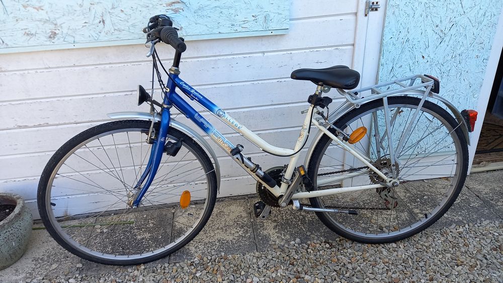 v&eacute;lo femme city comfort Vélos