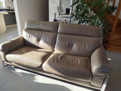 Canap cuir couleur taupe
50 Plouezoc'h (29)