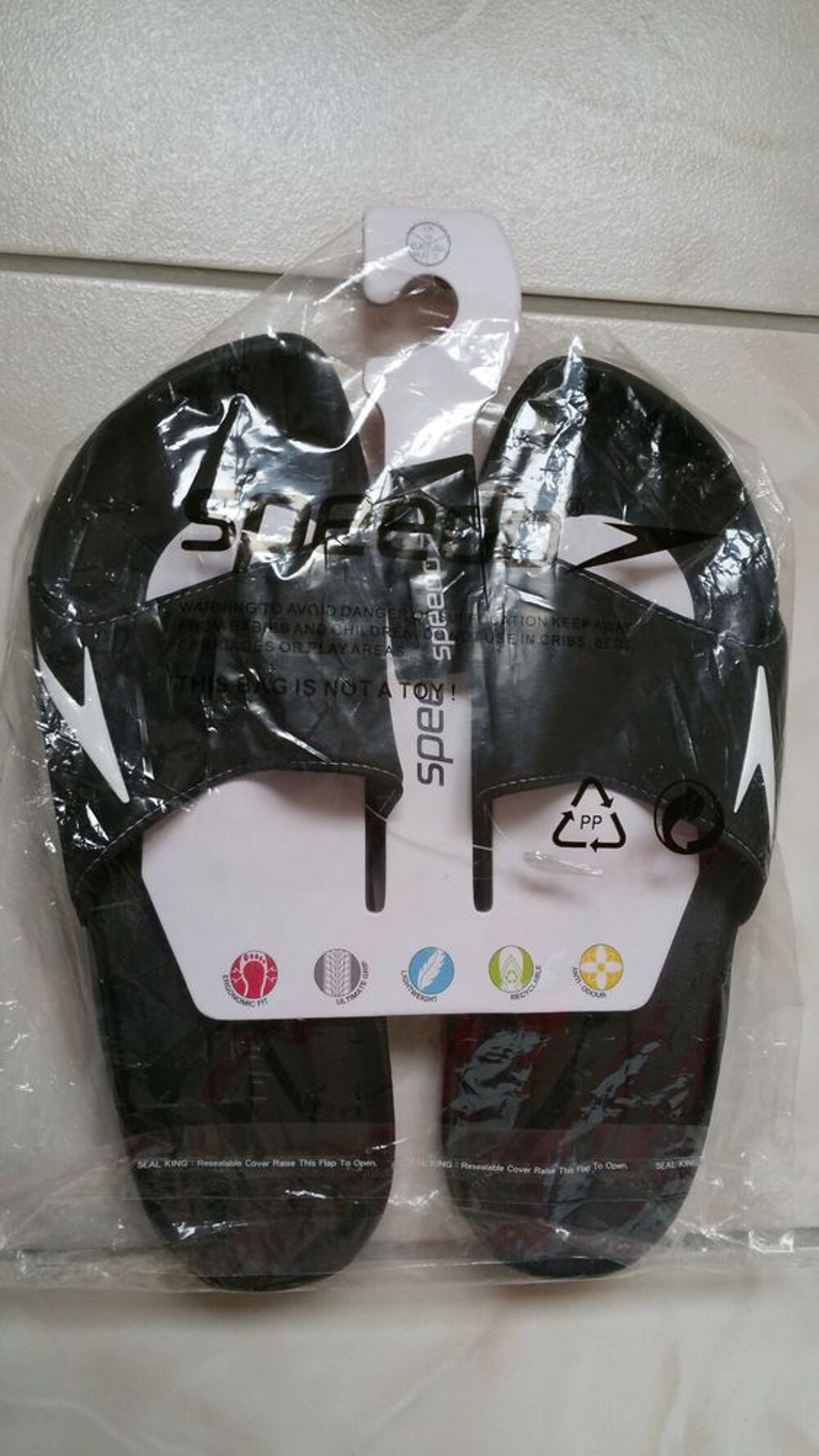 Sandales de piscine Speedo Atami II neuves. Sports