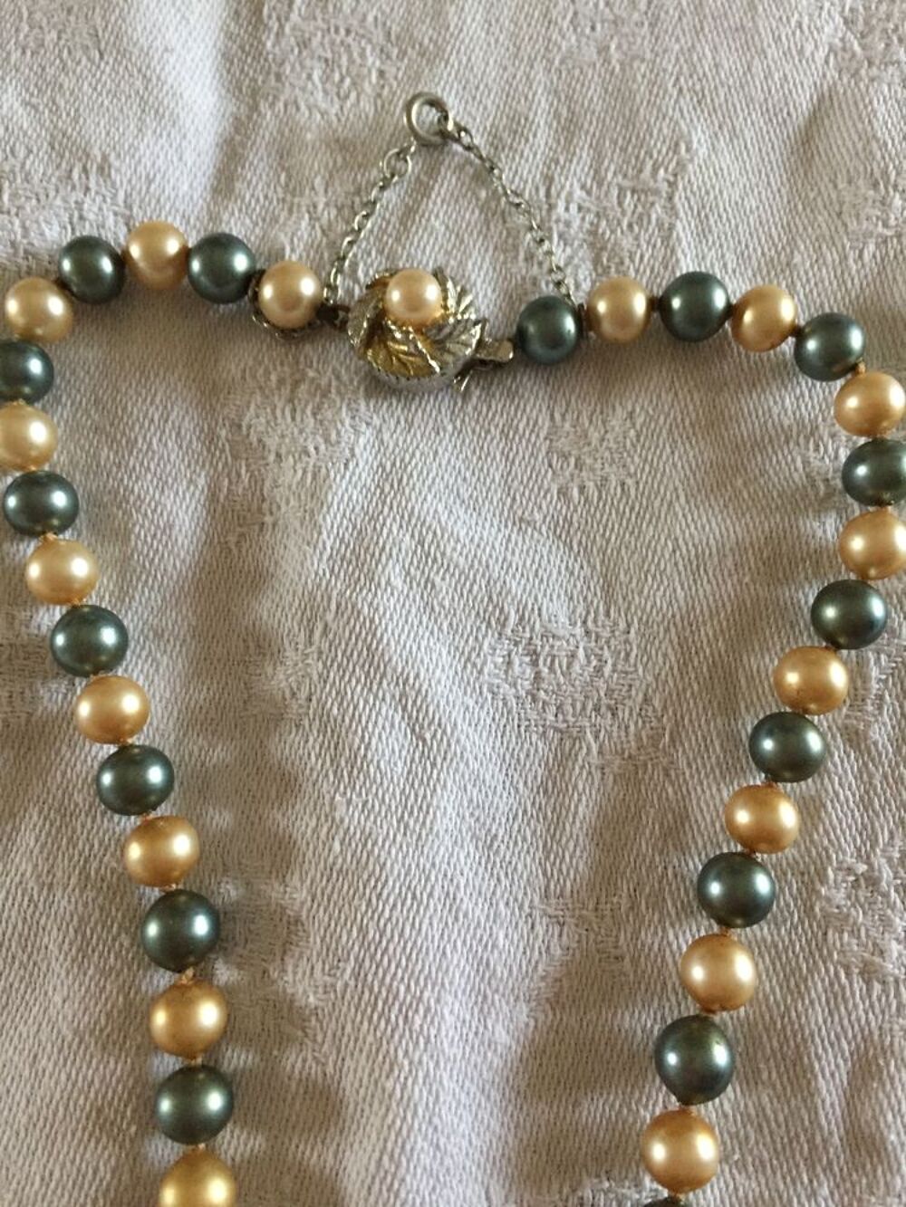 Collier sautoir en perles de Majorque Bijoux et montres