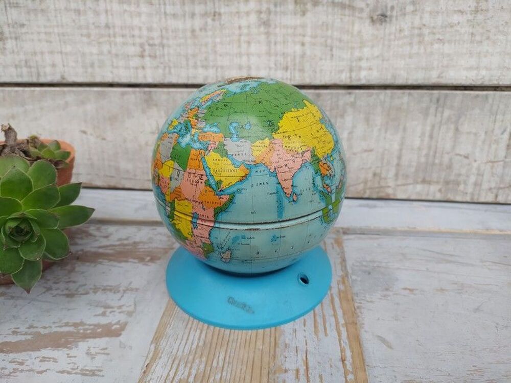 Ancien Petit Globe Terrestre Tirelire Jouet Mont-Blanc T&ocirc;le 