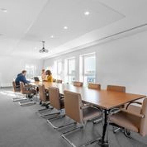 Un acc&egrave;s 24&nbsp;heures sur 24, 7&nbsp;jours sur 7 &agrave; des bureaux de coworking ouvert pour 10 personnes &agrave; Paris, Spaces Etoile 6297 75008 Paris