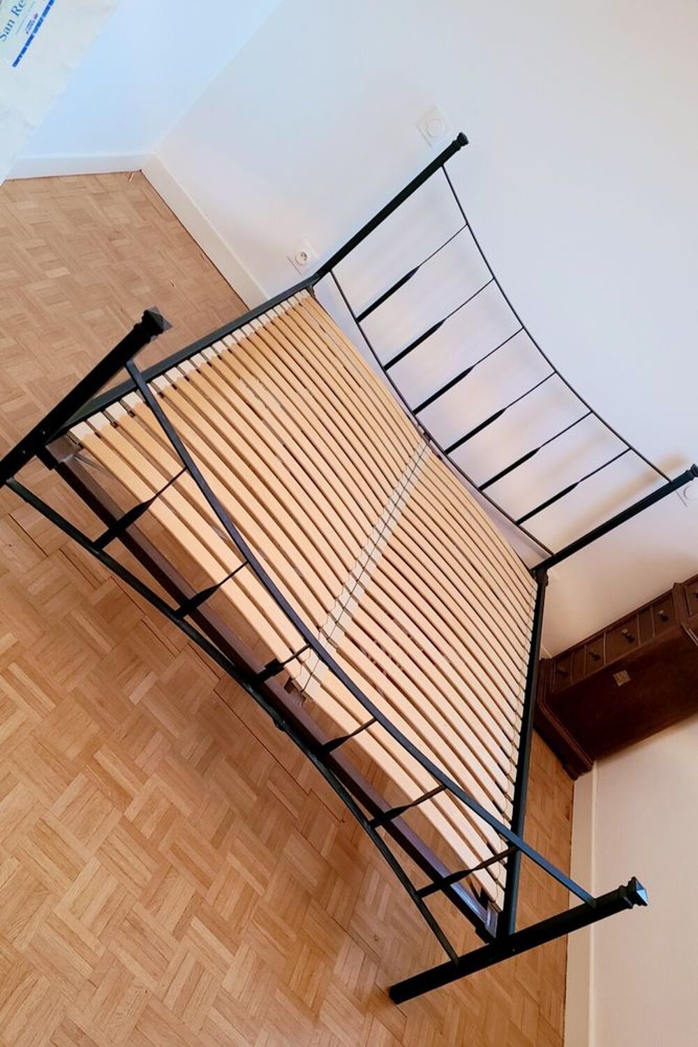 lit sans le sommier 
140 par 200 fer forg&eacute; Meubles