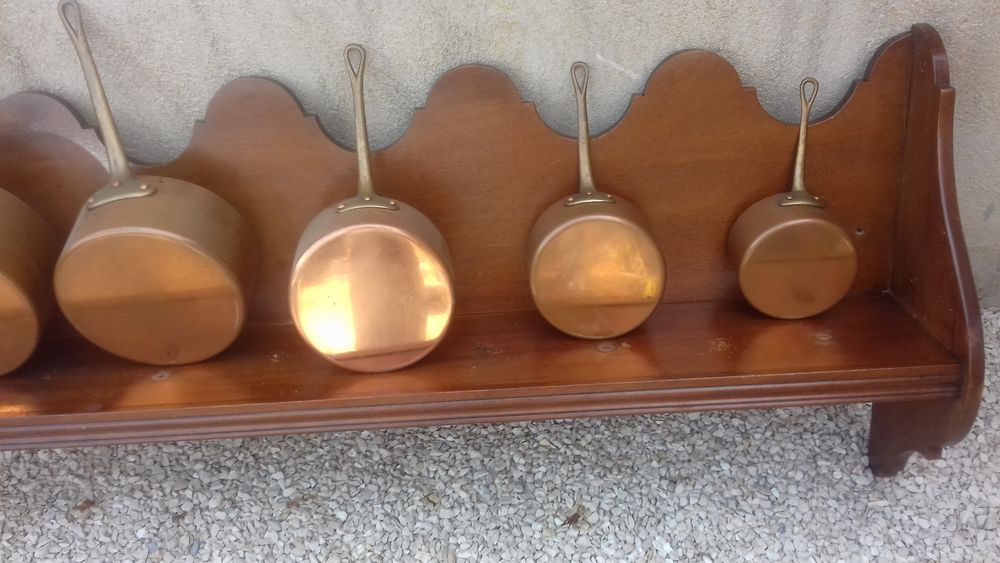 Lot+de+cinq+casseroles+en+cuivre+&eacute;tam&eacute;+sign&eacute; Décoration
