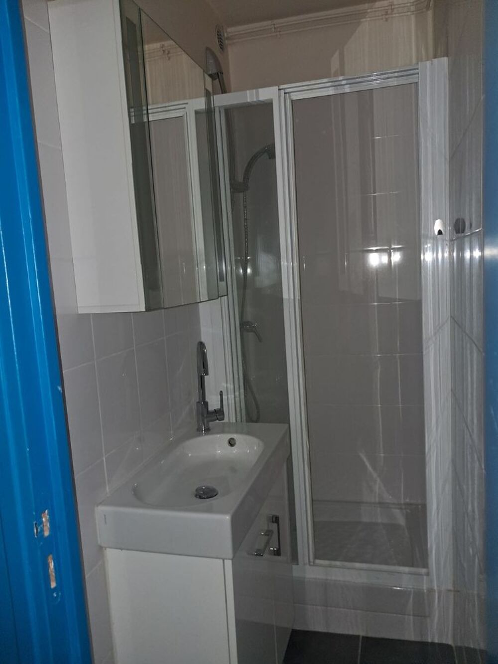 Location Appartement PARIS 19 ème LOCAL COMMERCIAL 20 M2 Paris 19