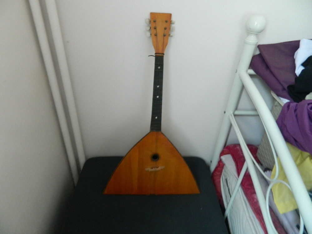  BALALAIKA Instruments de musique