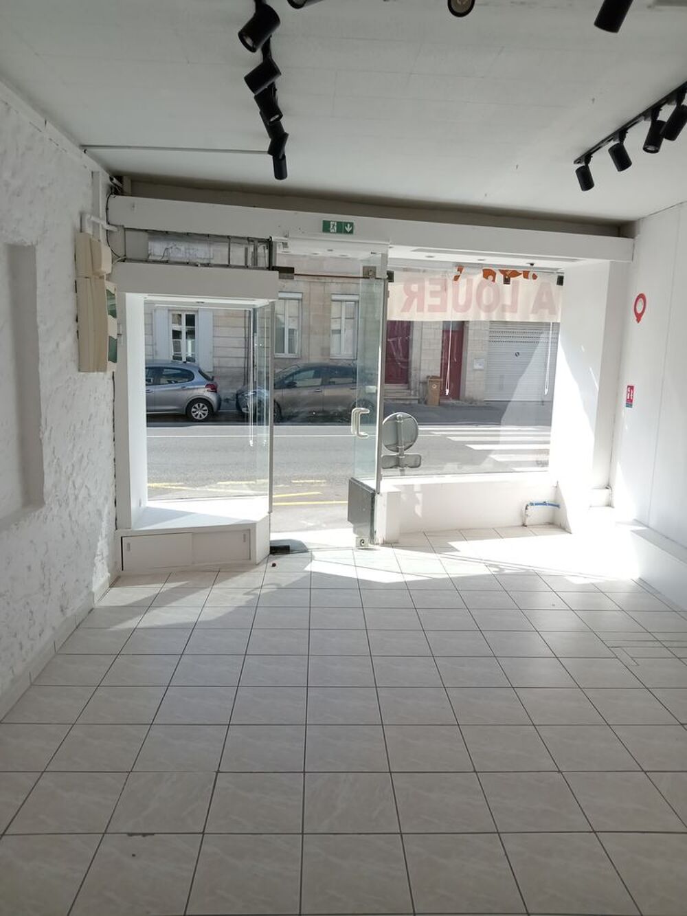Location Autre Proximité centre ville libourne sur avenue très passante Libourne