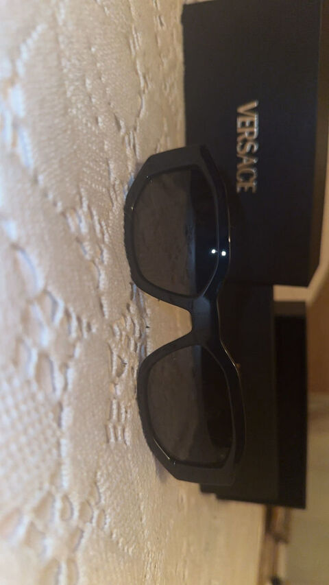 Lunette de soleil Versace 170 Maisons-Alfort (94)