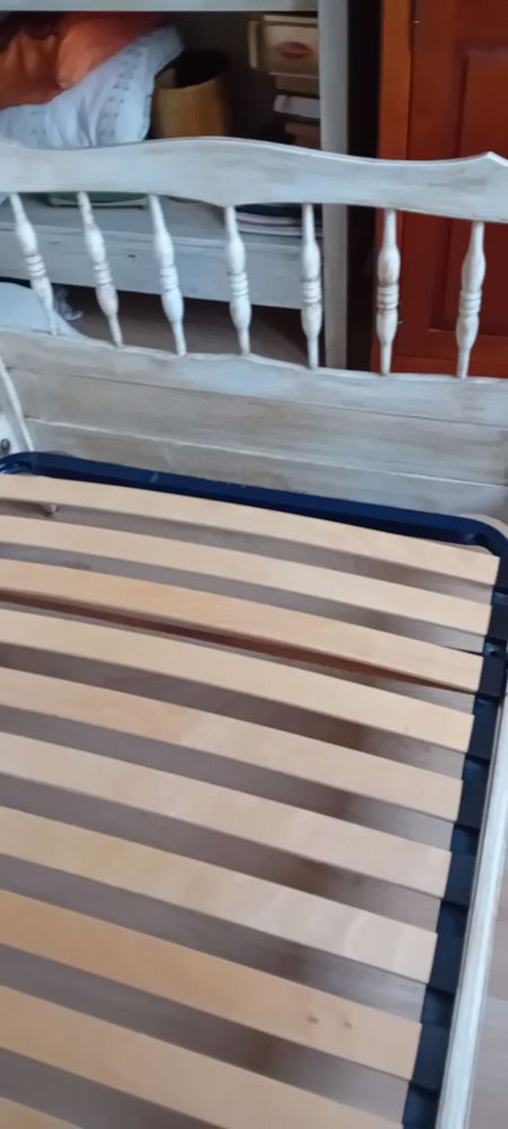 Lit 1 place et son chevet Meubles