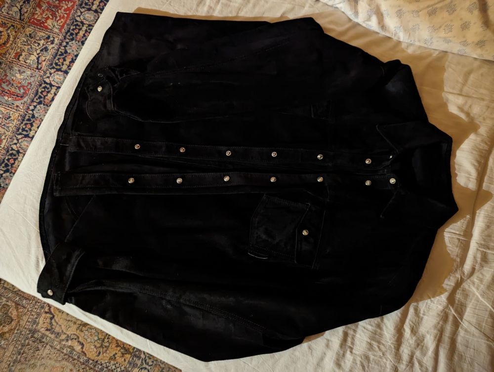 Chemise en daim taille XXS avec boutons nacre. Vêtements