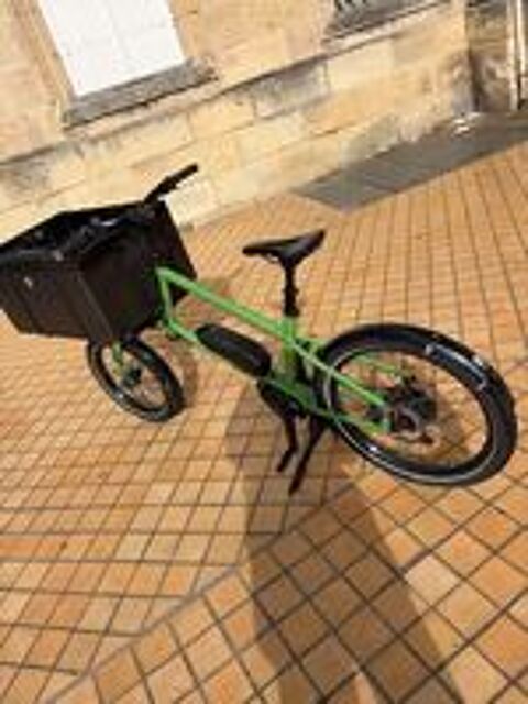   Taxis vélo cargo coursiers.. 