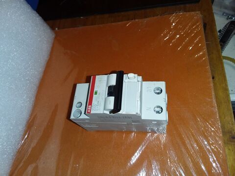 ABB disjoncteur différentiel ds201l REFERENCE 471012 40 Serres-Castet (64)