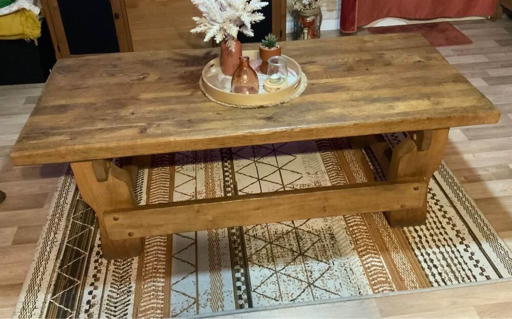 TABLE DE SALON RUSTIQUE Meubles