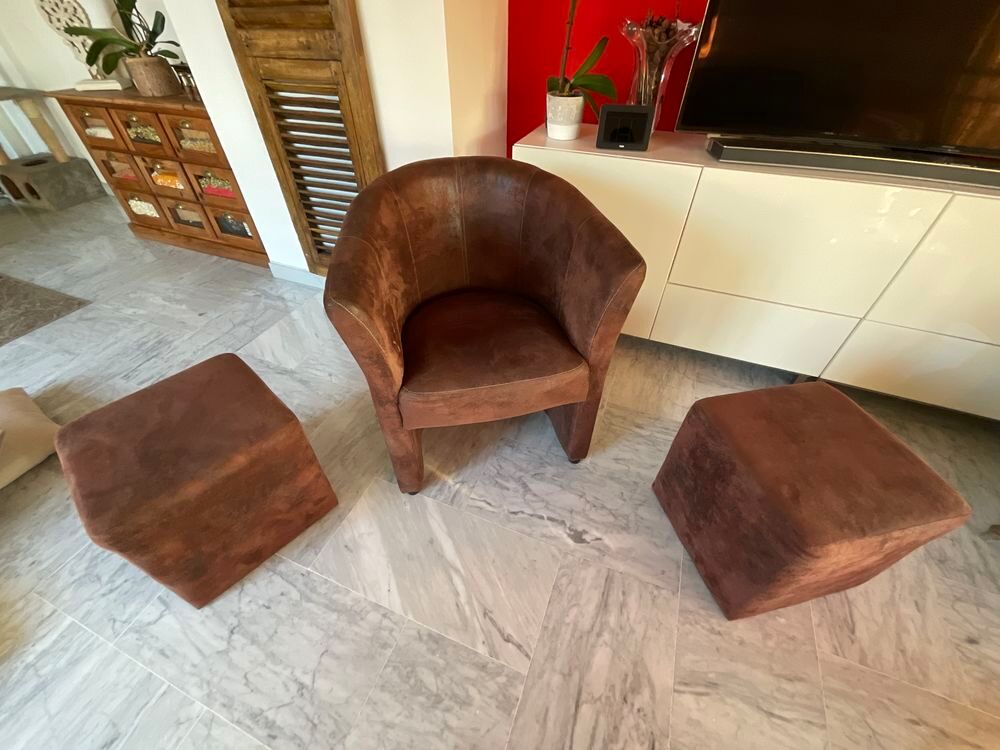 Ensemble canap&eacute; 3places avec m&eacute;ridienne / poufs et fauteuil Meubles