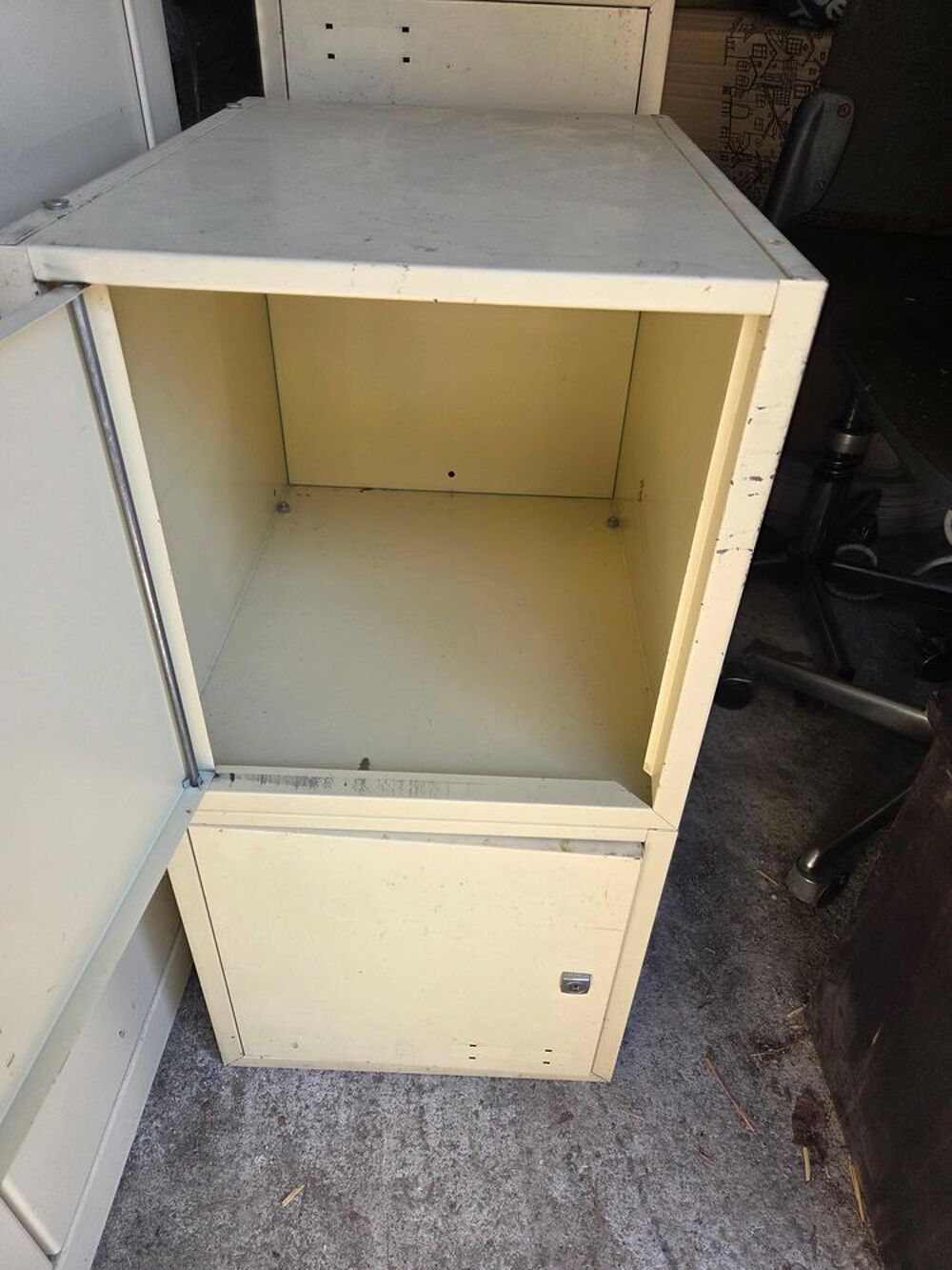 casier de rangement en m&eacute;tal Meubles