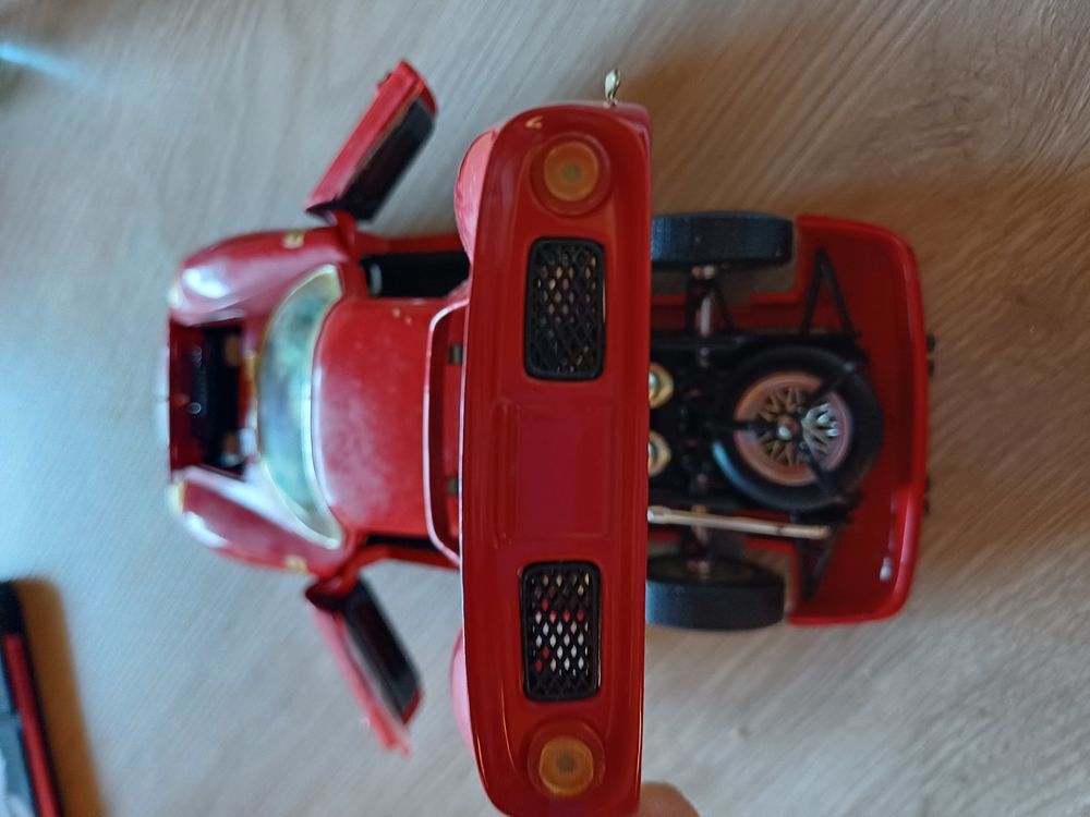 Ferrari GTO burago 1962 1:18eme metal 