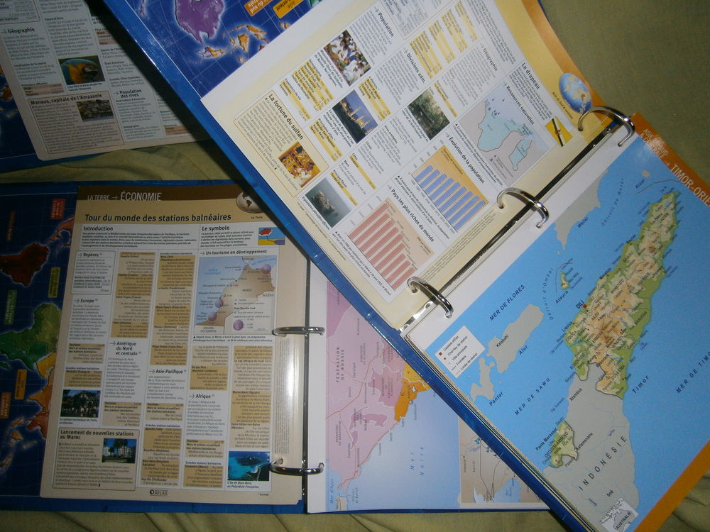 classeur ATLAS en carte Livres et BD