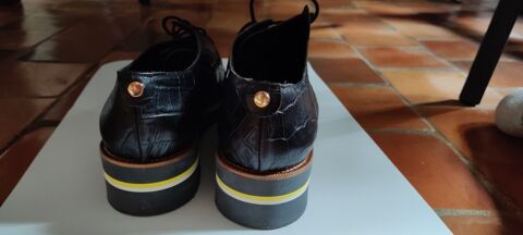 CHAUSSURES NEUVES Caumont-l'Éventé (14)