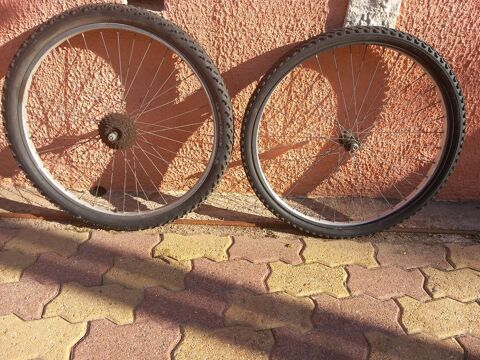 2 roue de velo arriere et avant 20 Saussan (34)